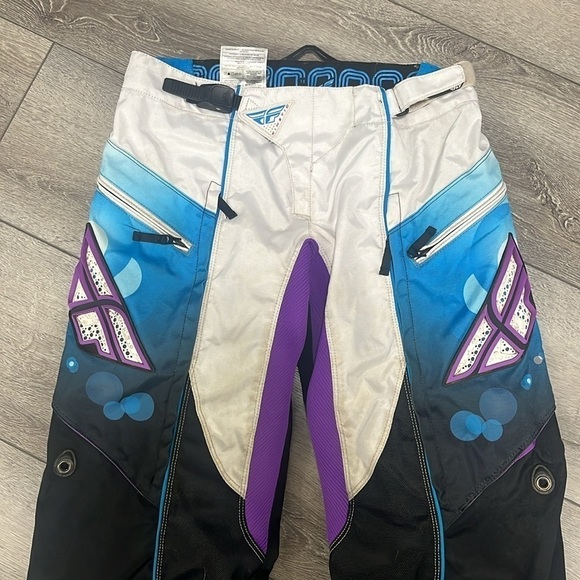 Womens FLY RACING Kinetic White Black Blue Purple MX Motorcycle Pants Size 7/8 - Picture 3 of 6
